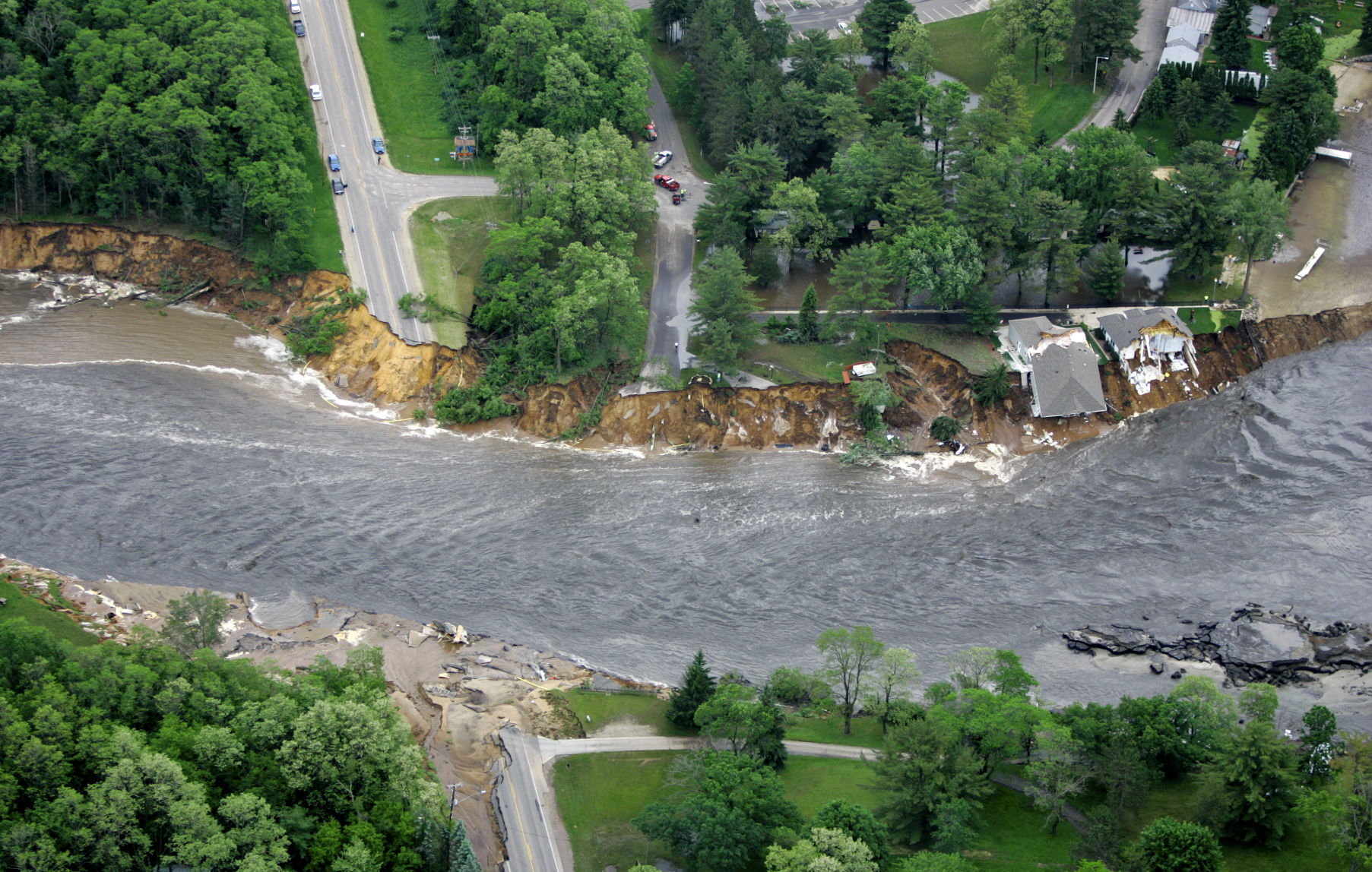 Lake Delton breach, 2008